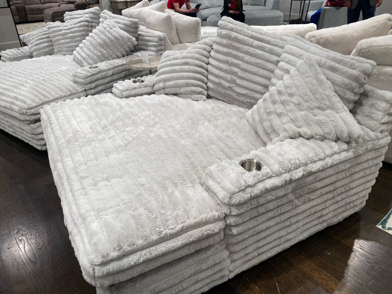 Nestle Chaise Lounge With Dual Cupholders And Charging Ports