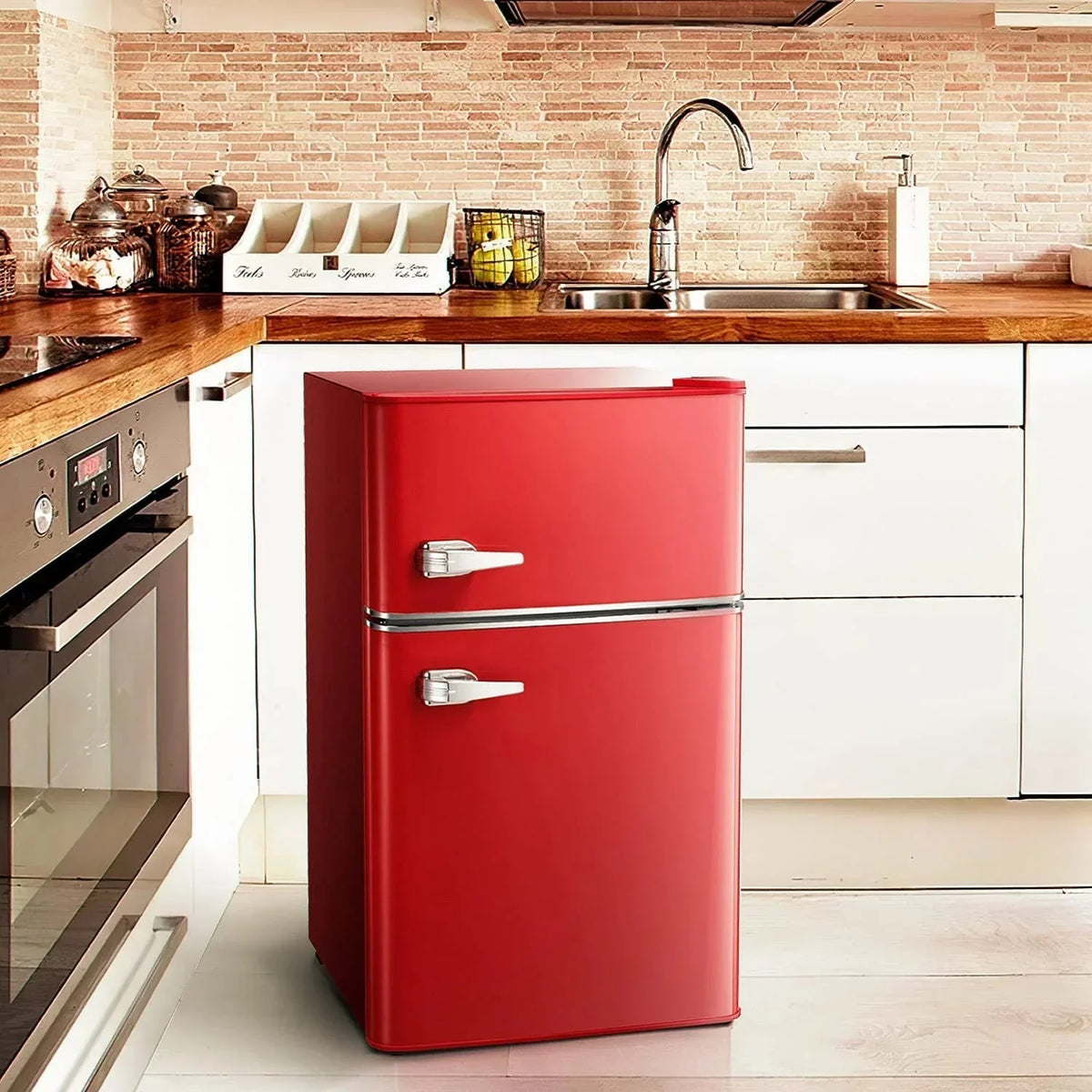 Compact Refrigerator with Freezer F6893